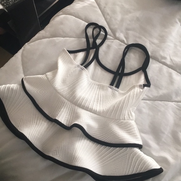 White and black top - Picture 2 of 3
